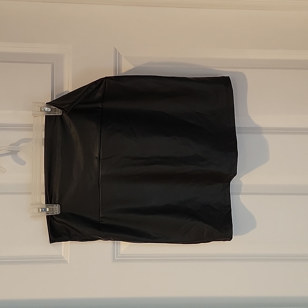 Black stretchy mini skirt large